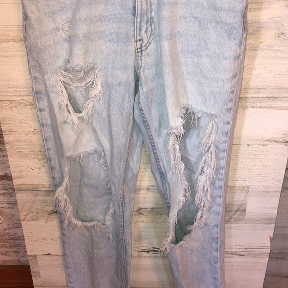 Aeropostale mom Jeans distressed white wash jeans size 2 ankle jeans very open - Picture 2 of 6